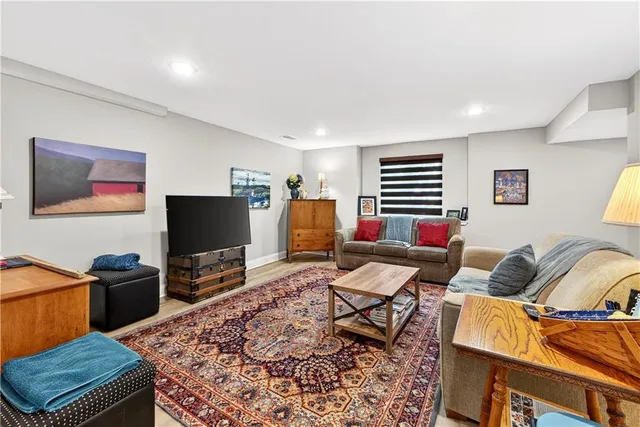 $424,950 | 712 East 110th Terrace, Kansas City, MO 64131