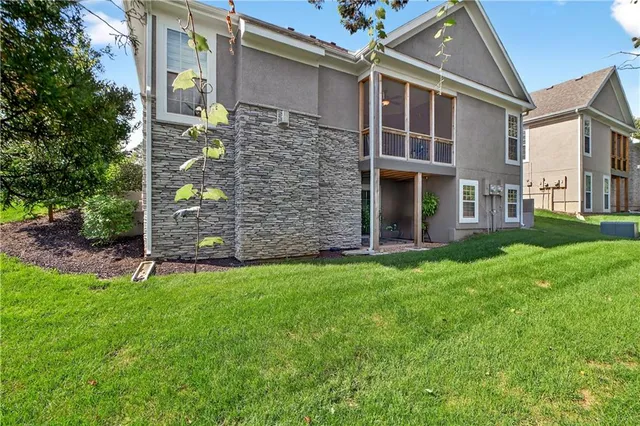 $399,950 | 712 East 110th Terrace, Kansas City, MO 64131