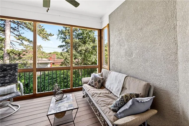 $424,950 | 712 East 110th Terrace, Kansas City, MO 64131