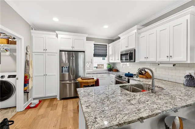 $399,950 | 712 East 110th Terrace, Kansas City, MO 64131