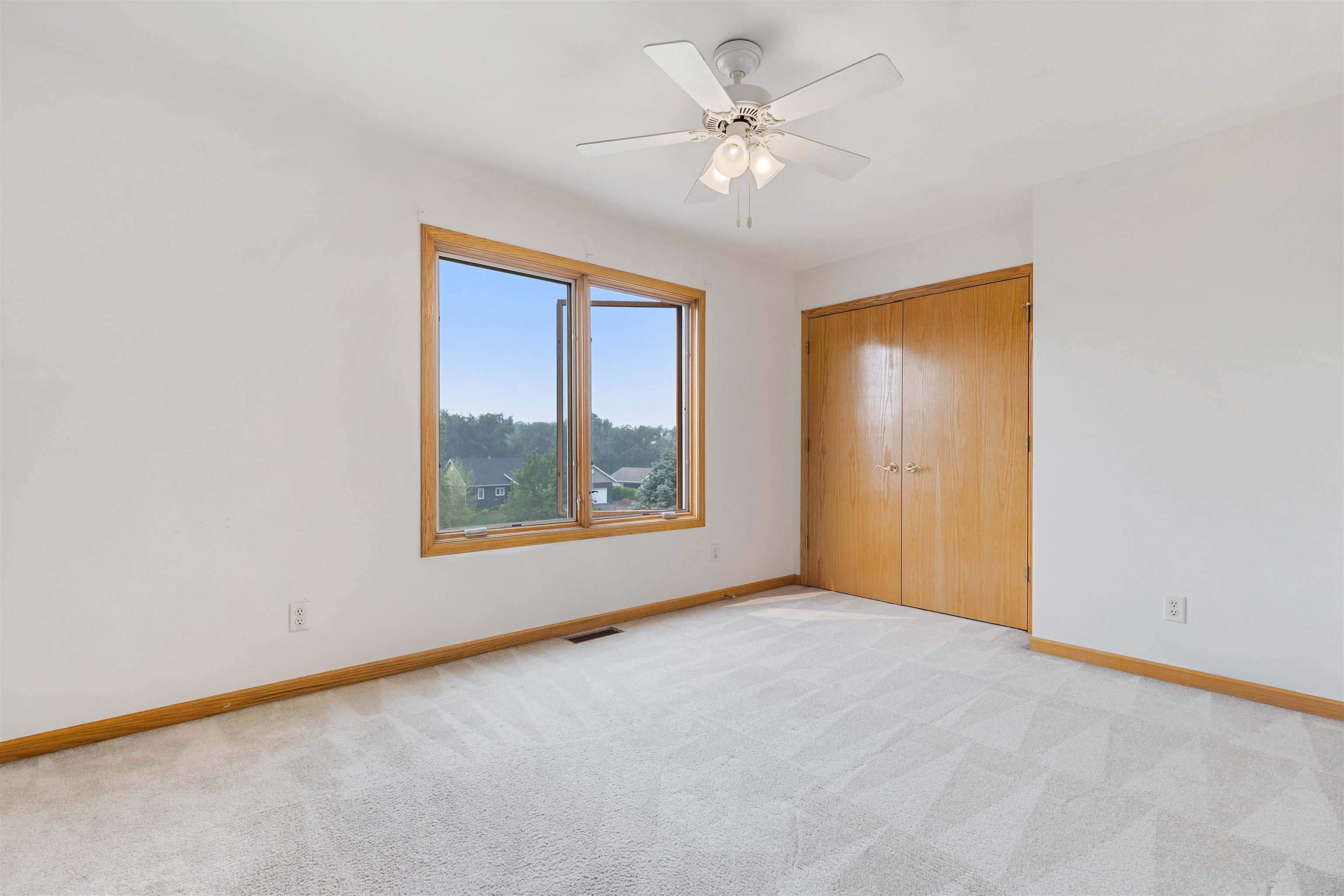 8609 South Rood Road Kingston, IL 60145 - Photo 15 of 39 an empty room with a window