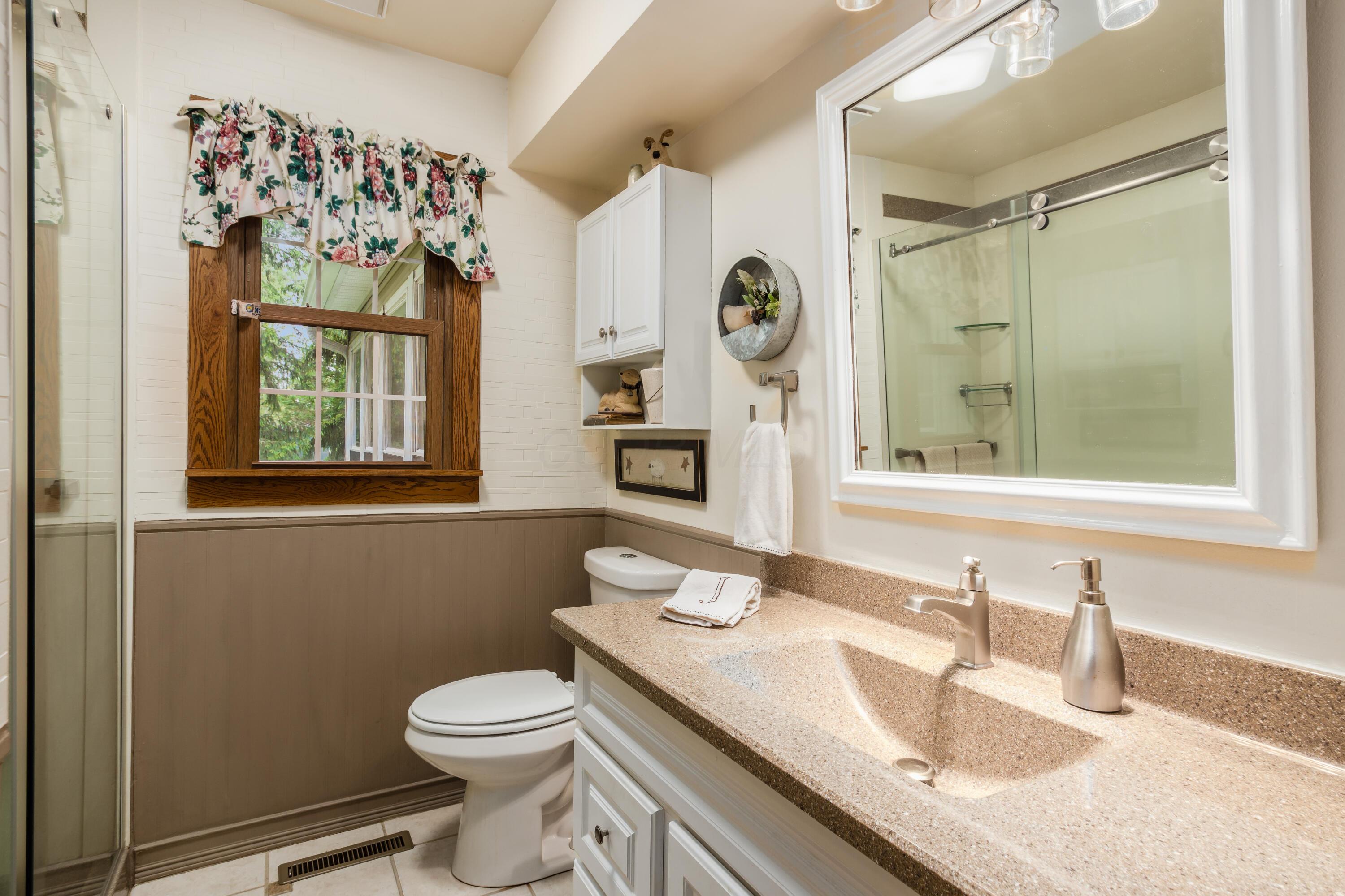 3665 Saturn Road Hilliard, OH 43026 - Photo 20 of 31 b_-_3665_Saturn_Rd_-_026