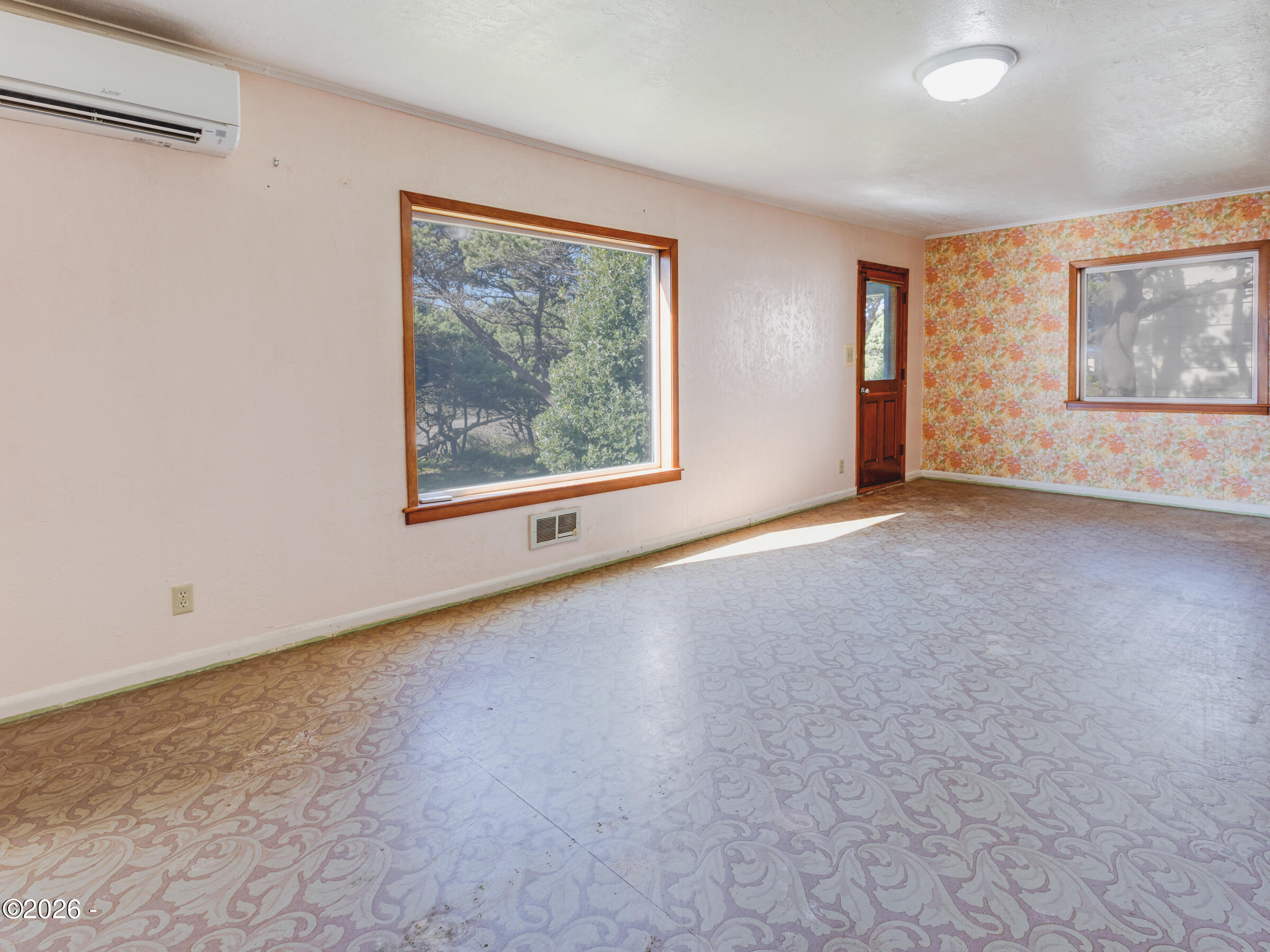 1208 Southwest Division Street Waldport, OR 97394 - Photo 22 of 45 Living room
