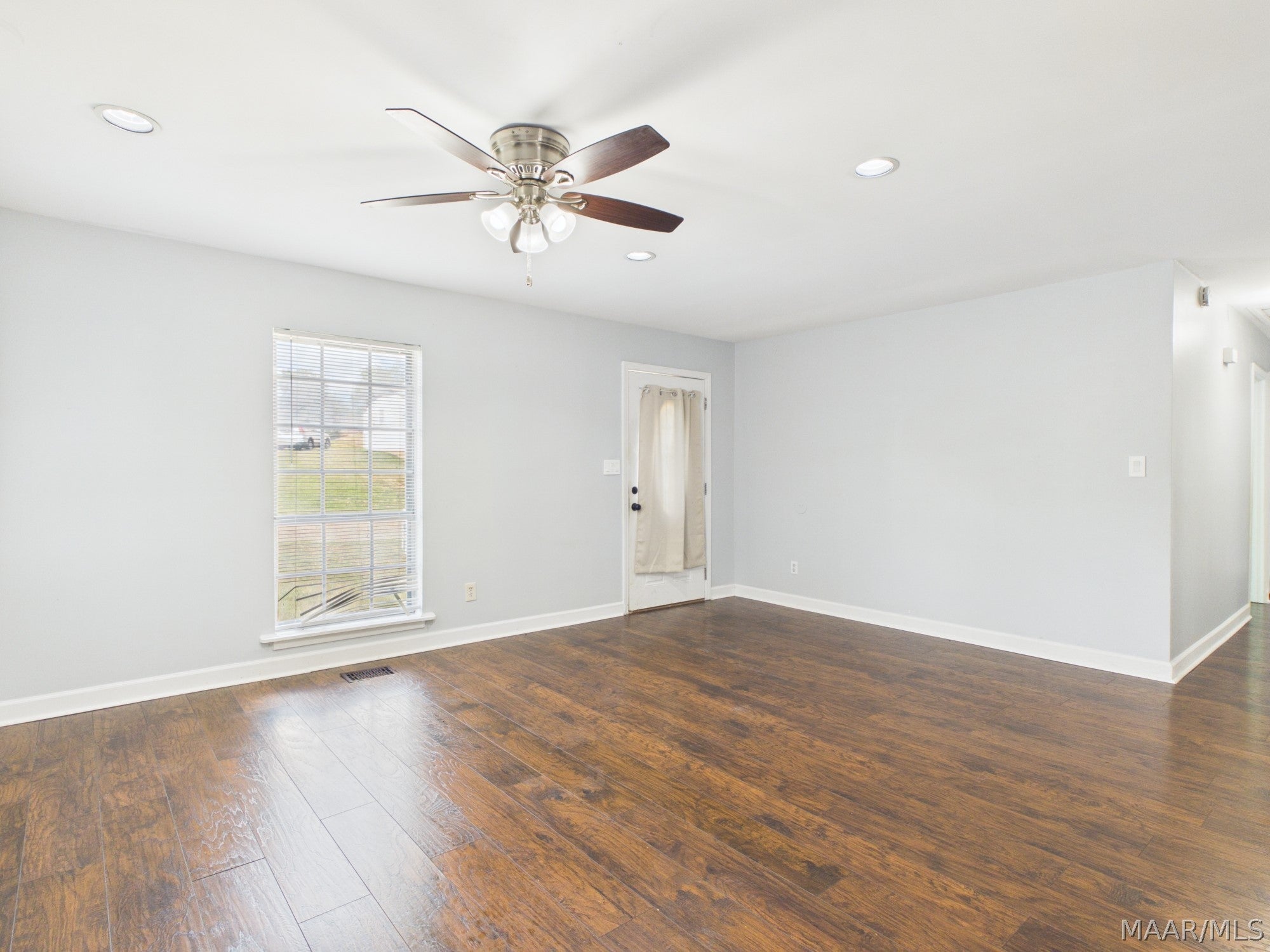 216 Woodvale Road Prattville, AL 36067 - Photo 9 of 42 Gallery Image 9