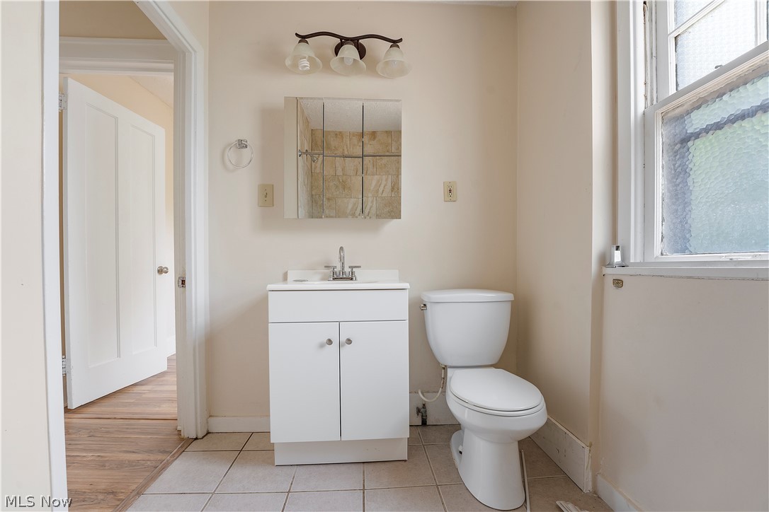 1052 Oxford Road Cleveland, OH 44121 - Photo 16 of 22 Gallery Image 16