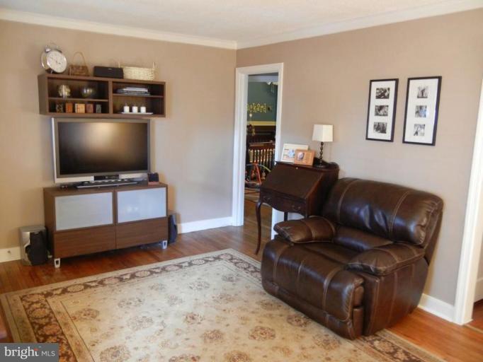 2800 Newton Street Silver Spring, MD 20902 - Photo 11 of 30 Living Room #2