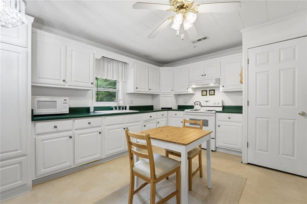 181 Cedar Creek Road Cartersville, GA 30121 - Photo 3 of 30