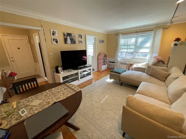 $319,990 | 43 North Forest Avenue, Unit C21, Rockville Centre, NY 11570