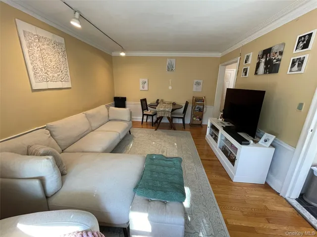 $319,990 | 43 North Forest Avenue, Unit C21, Rockville Centre, NY 11570