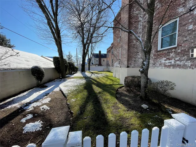 $319,990 | 43 North Forest Avenue, Unit C21, Rockville Centre, NY 11570