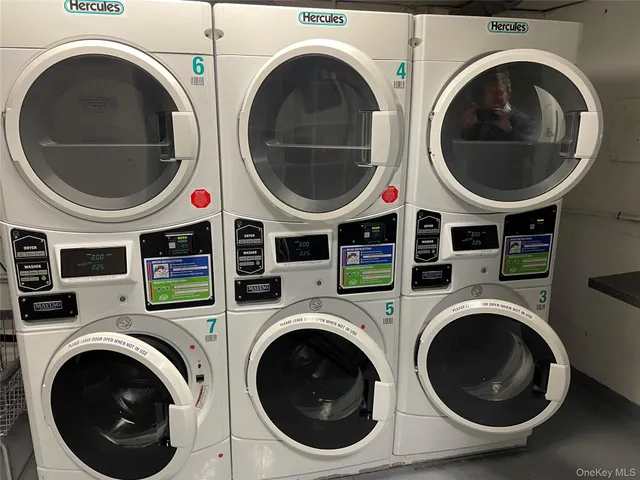 $319,990 | 43 North Forest Avenue, Unit C21, Rockville Centre, NY 11570