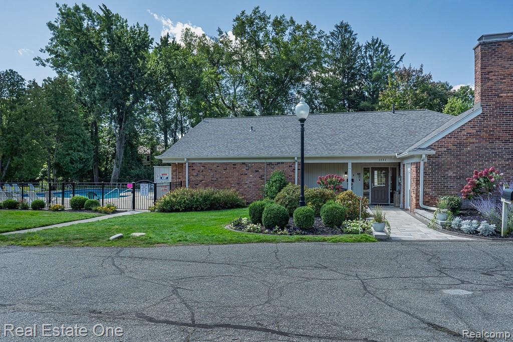 1312 Brook Lane Rochester Hills, MI 48306 - Photo 19 of 22