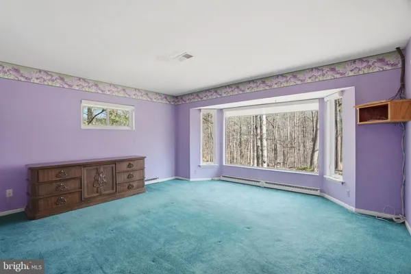 a view of livingroom with furniture
