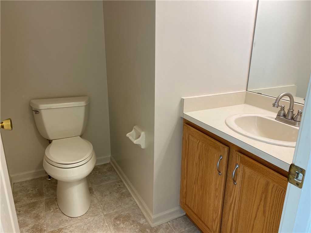 1092 Wickerton Lane Webster, NY 14580 - Photo 14 of 38 Powder Room