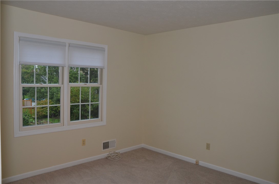 1092 Wickerton Lane Webster, NY 14580 - Photo 22 of 38 Bedroom #4 with rear-facing windows