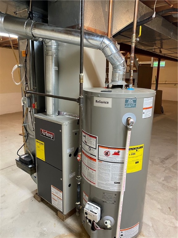 1092 Wickerton Lane Webster, NY 14580 - Photo 24 of 38 Brand new furnace installed in August, 2021!