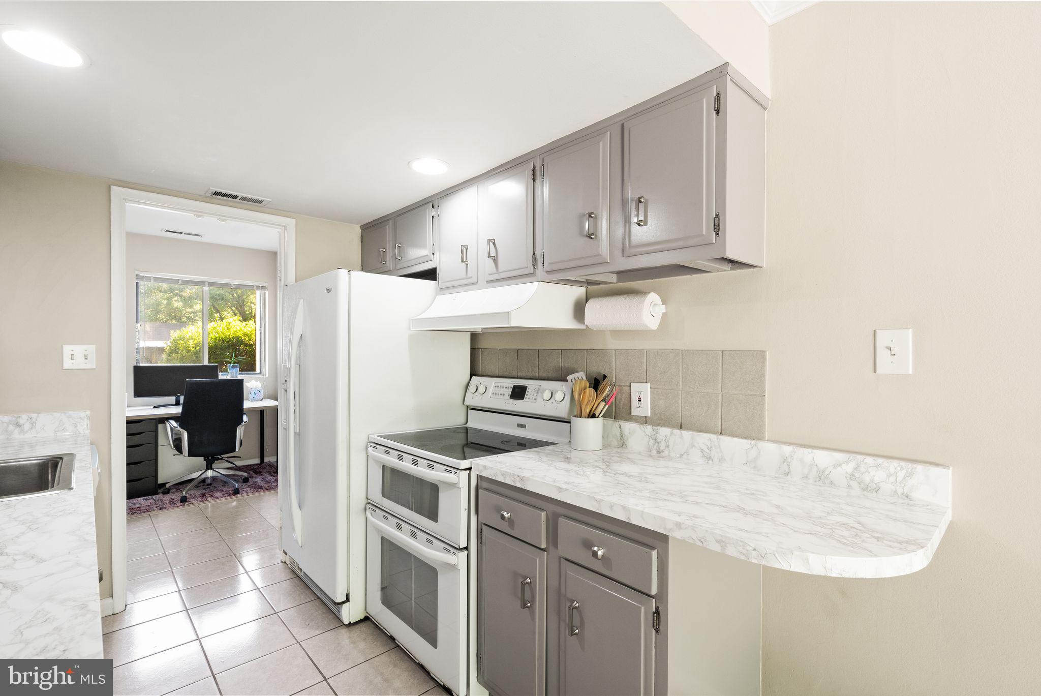 1727 Wainwright Drive Reston, VA 20190 - Photo 13 of 49