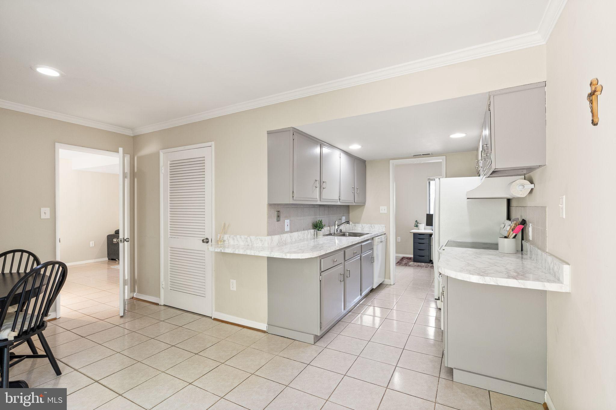 1727 Wainwright Drive Reston, VA 20190 - Photo 14 of 49