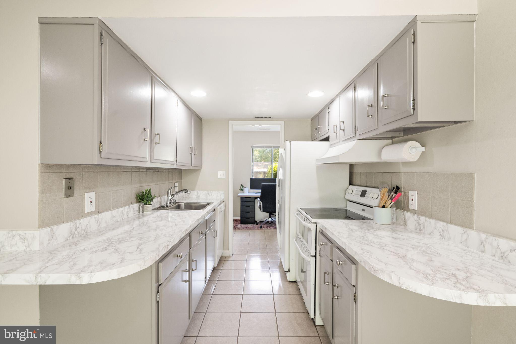 1727 Wainwright Drive Reston, VA 20190 - Photo 16 of 49