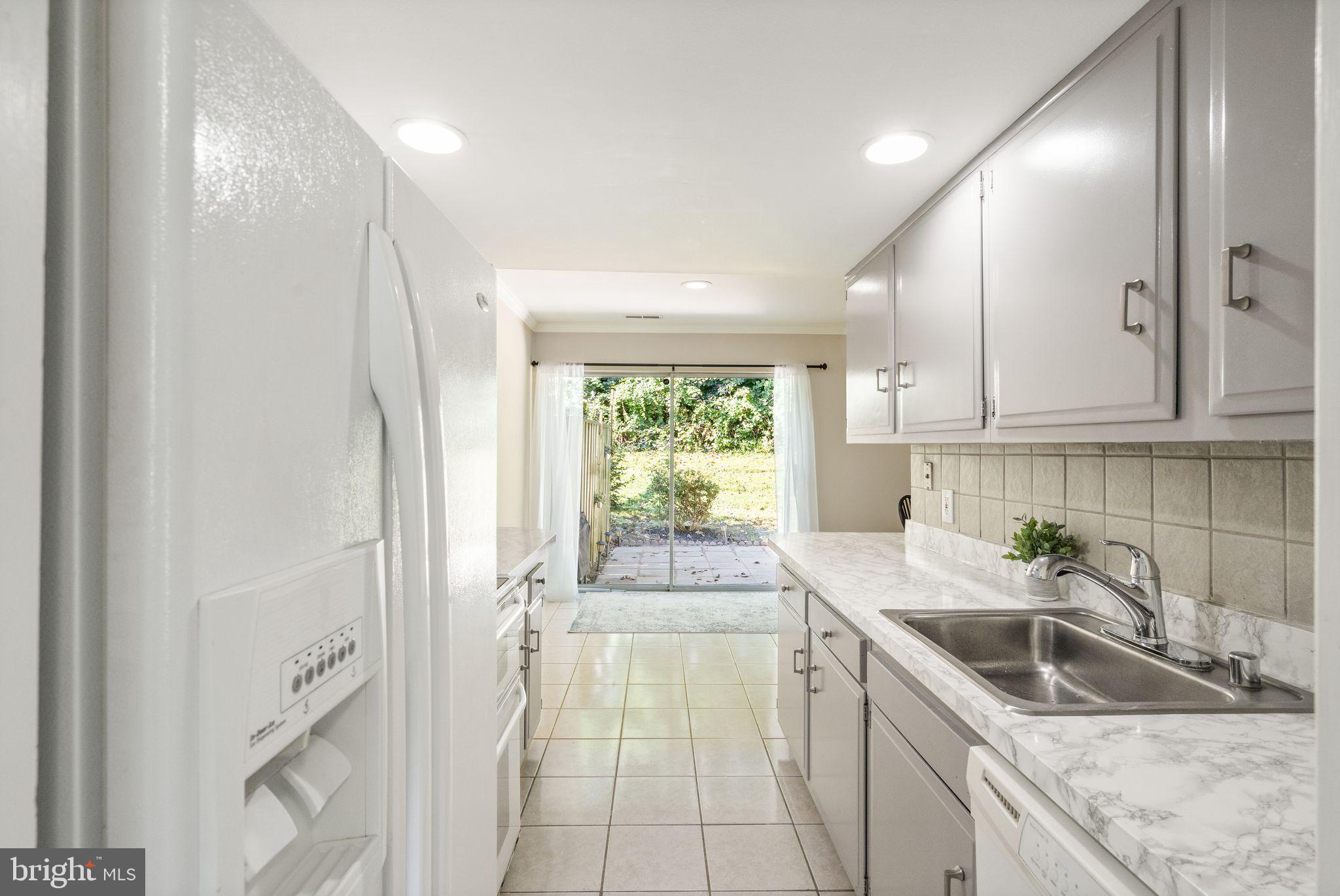 1727 Wainwright Drive Reston, VA 20190 - Photo 17 of 49