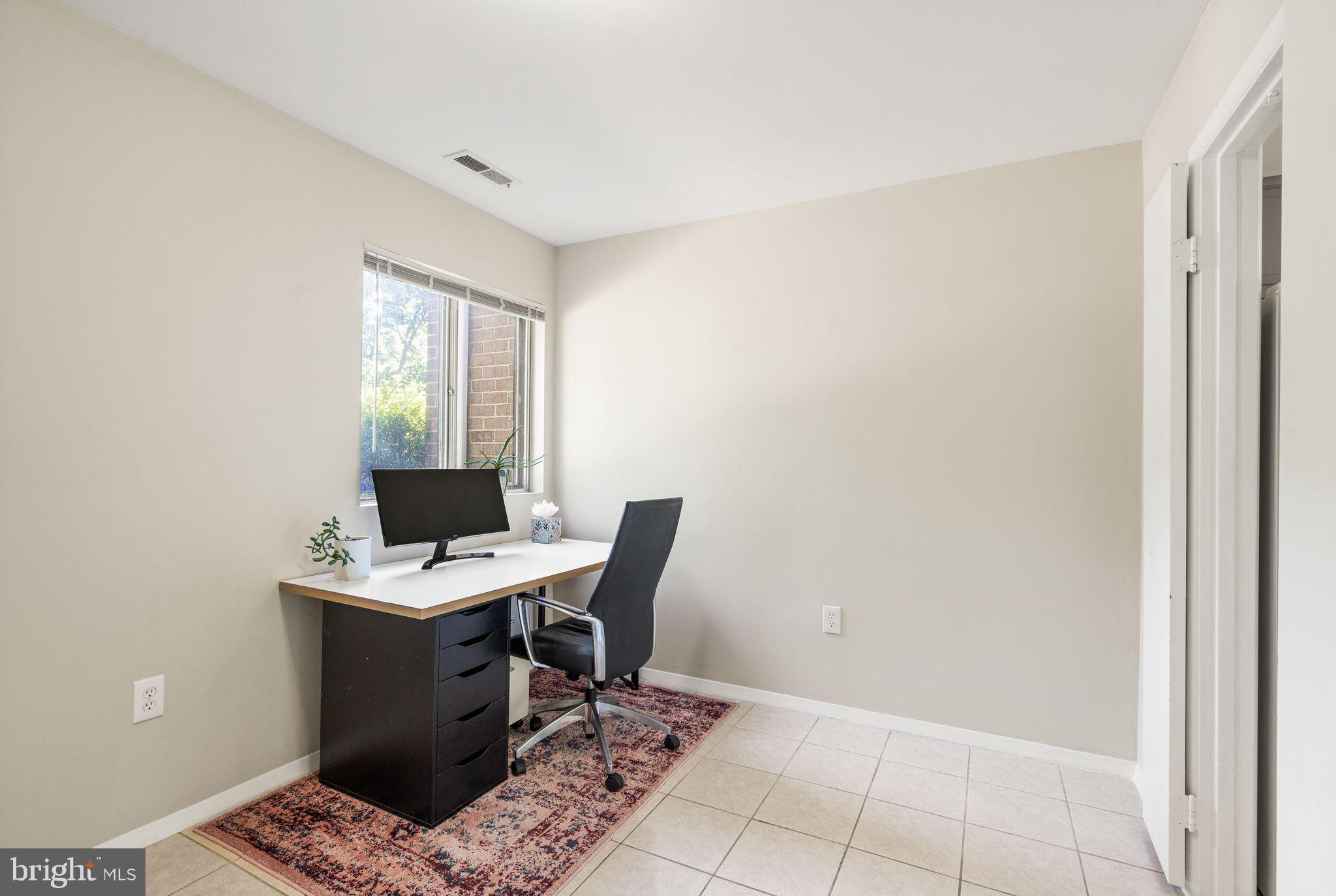 1727 Wainwright Drive Reston, VA 20190 - Photo 18 of 49