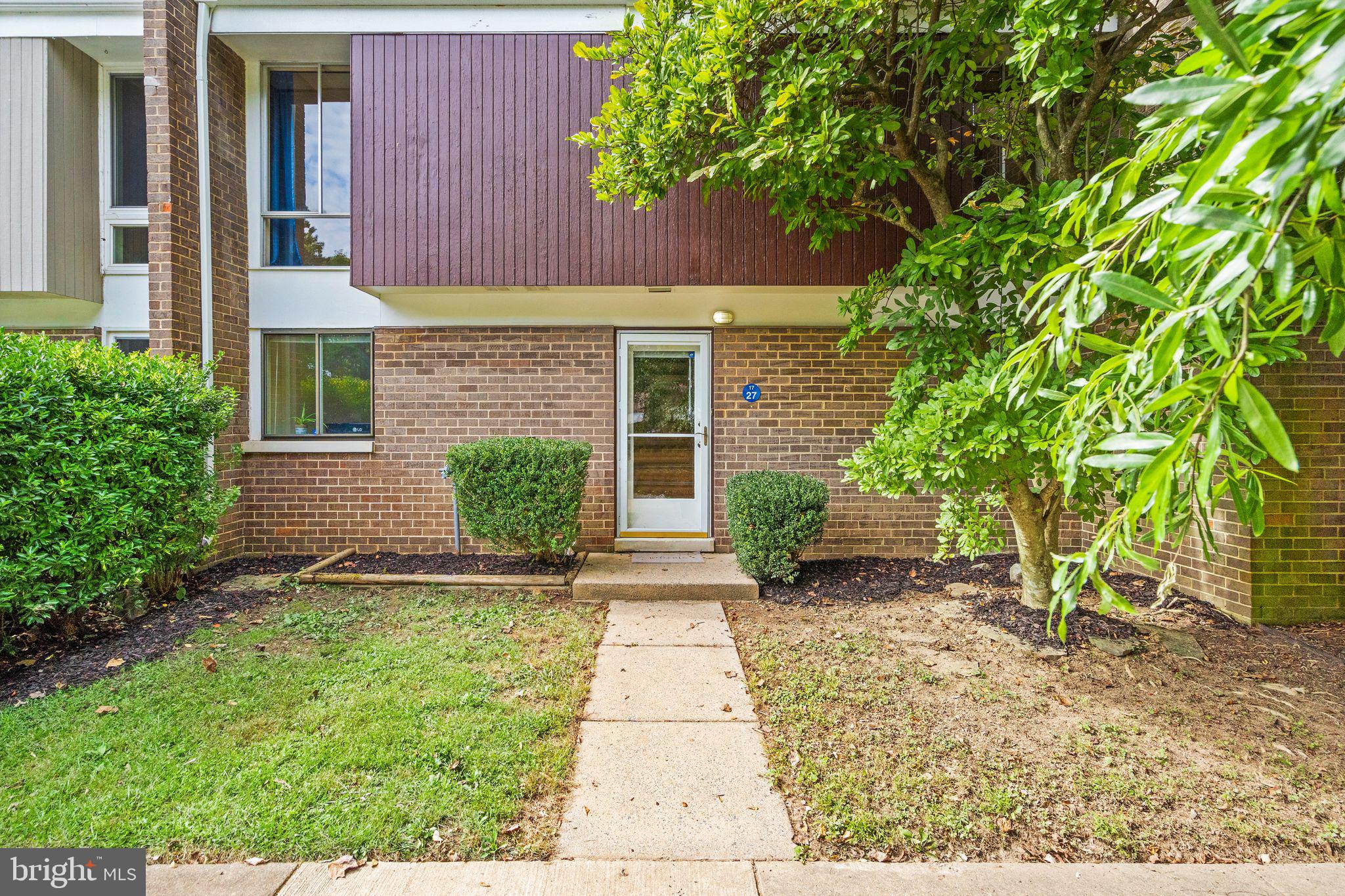 1727 Wainwright Drive Reston, VA 20190 - Photo 4 of 49