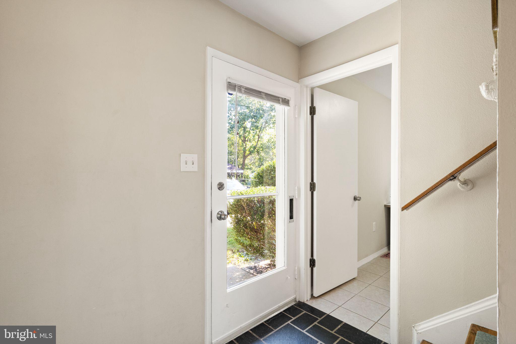 1727 Wainwright Drive Reston, VA 20190 - Photo 5 of 49