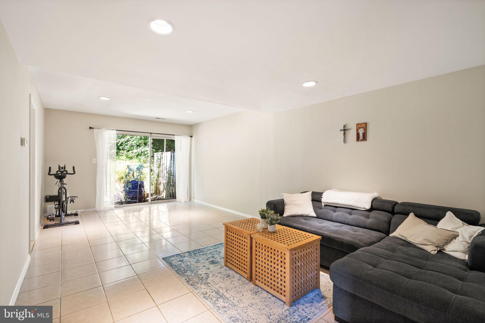 1727 Wainwright Drive Reston, VA 20190 - Photo 7 of 49