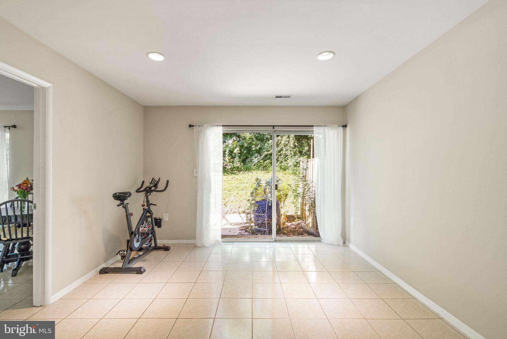 1727 Wainwright Drive Reston, VA 20190 - Photo 10 of 49