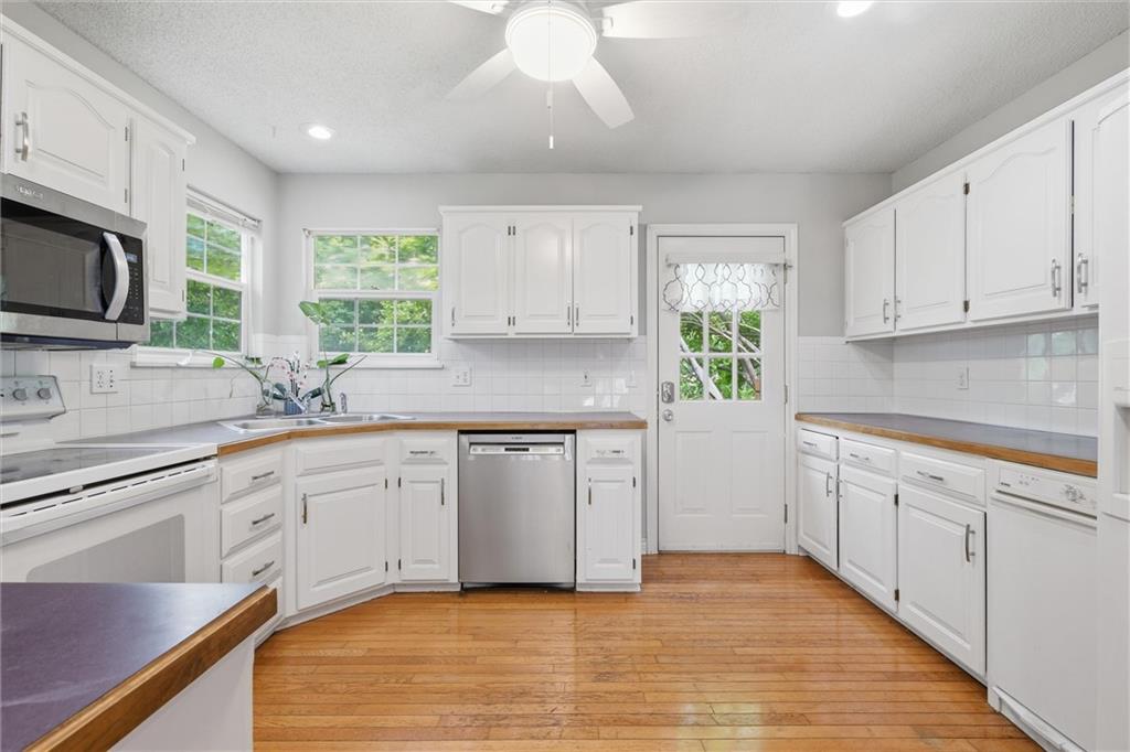 15358 Riley Street Overland Park, KS 66223 - Photo 14 of 47