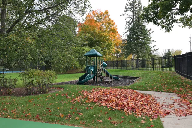 a view of a tennis court