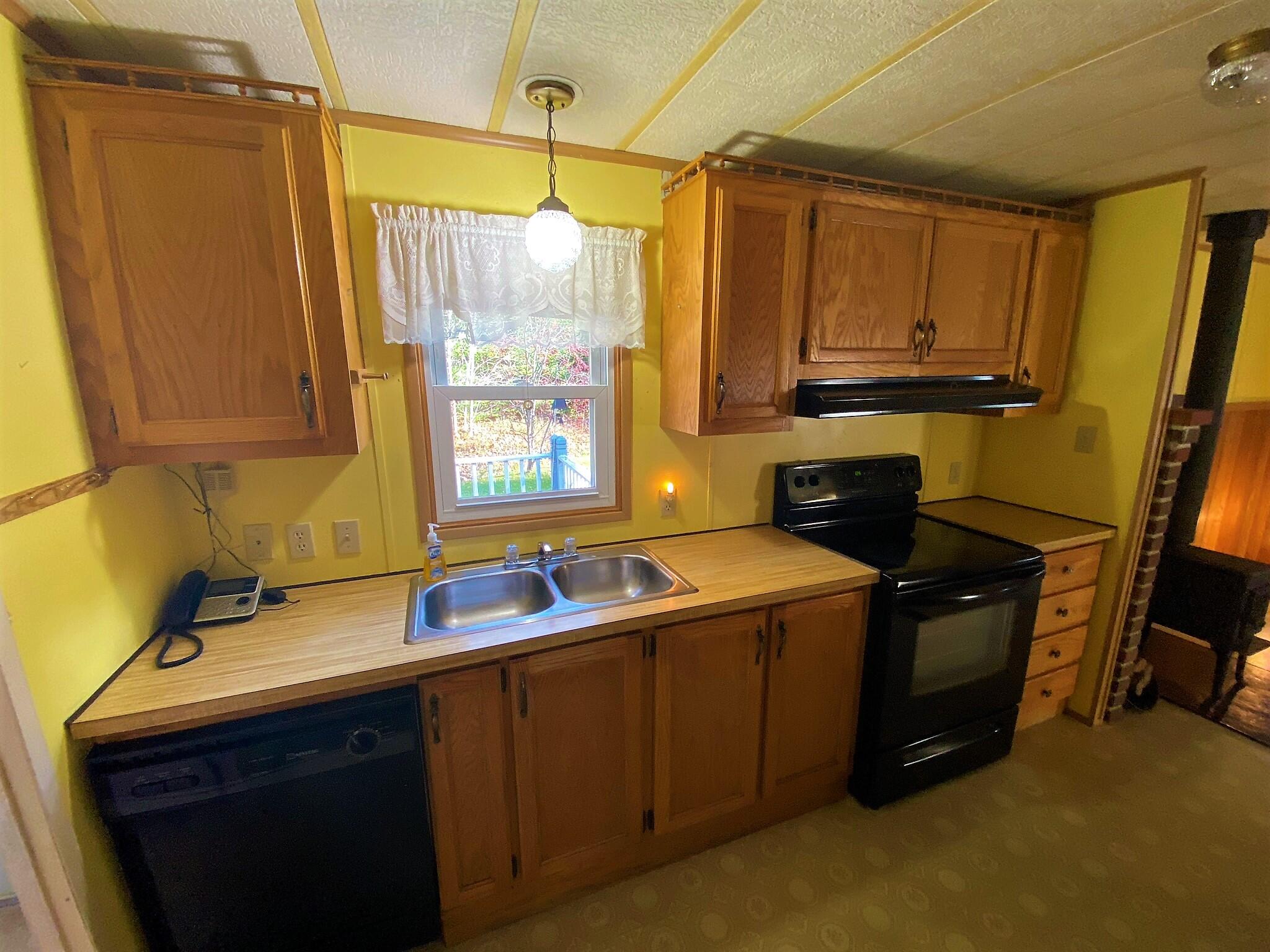 2094 Friendship Road Waldoboro, ME 04572 - Photo 2 of 15 Kitchen 1