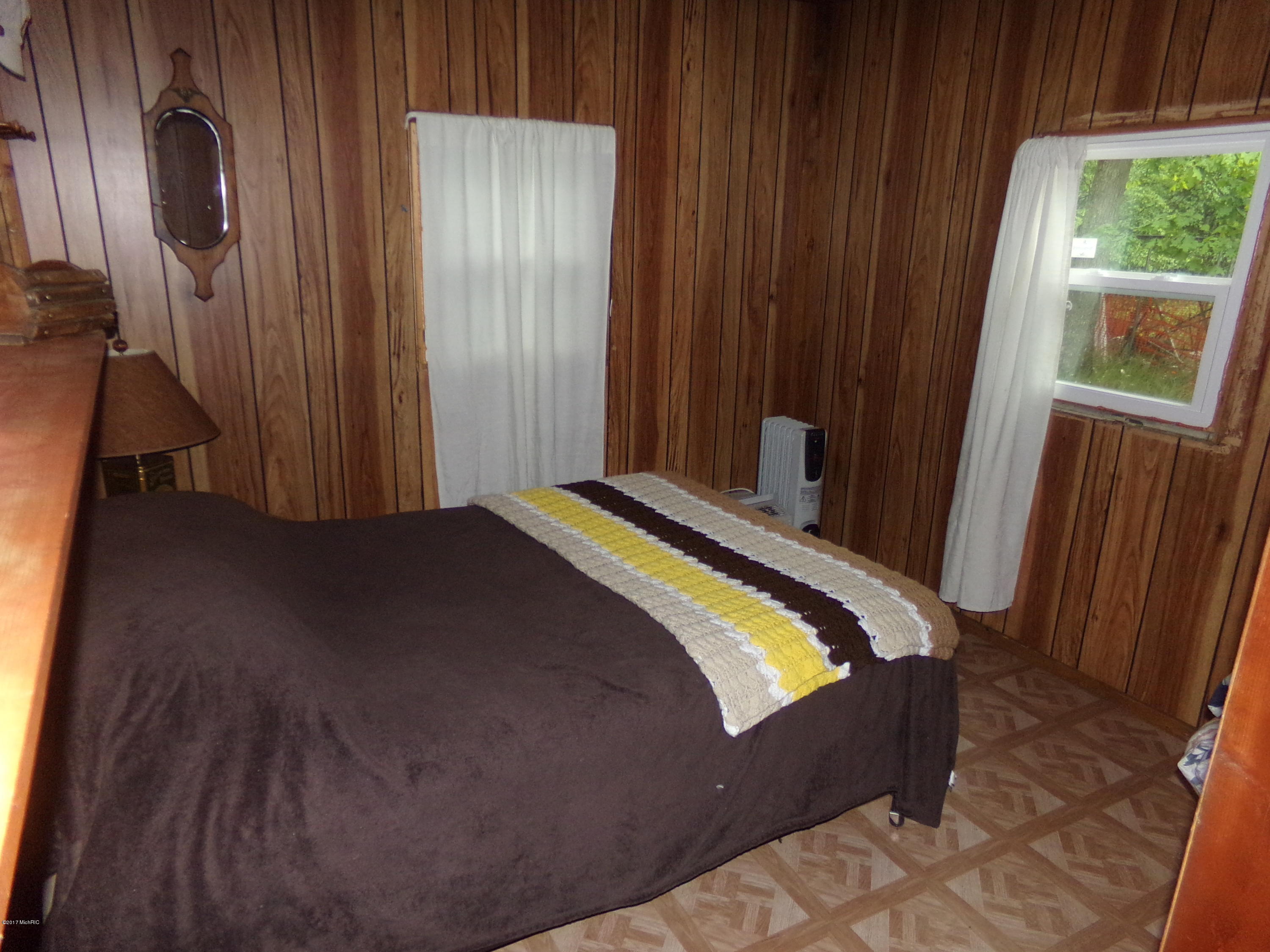 887 North Tippy Dam Road Wellston, MI 49689 - Photo 4 of 10 100_0989
