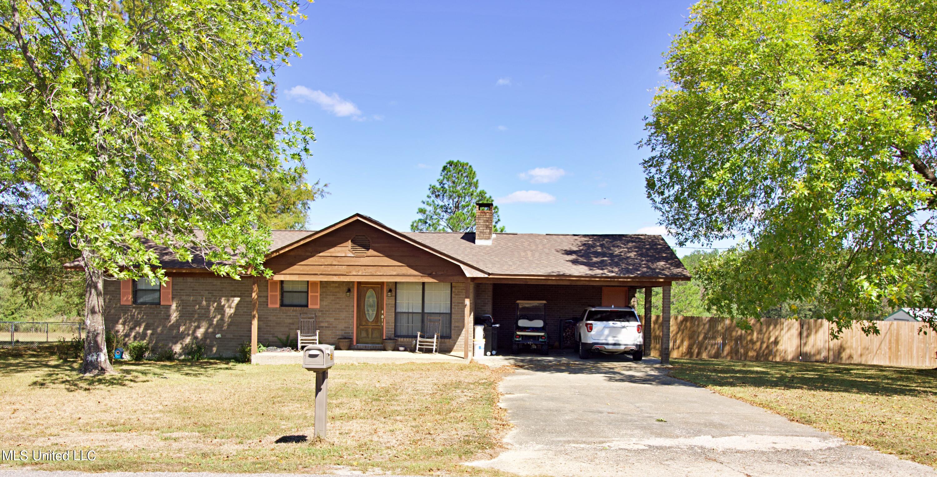 574 Walters Loop Laurel, MS 39443 - Photo 1 of 19 IMG_1978