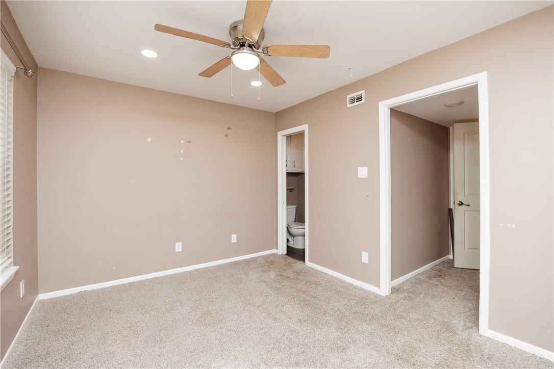 320 Long Point Drive Portland, TX 78374 - Photo 30 of 40 Carpeted room featuring a ceiling fan with light,