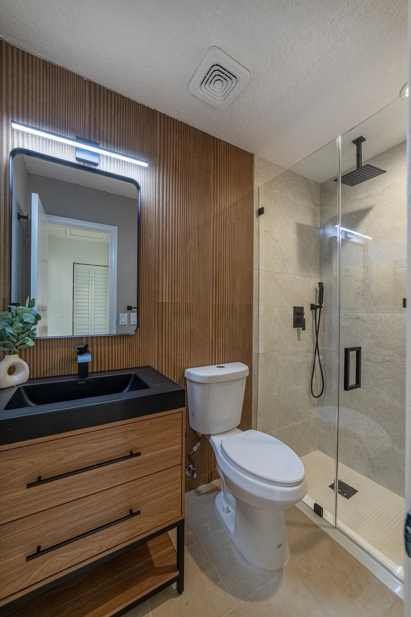 18085 102nd Way South Boca Raton, FL 33498 - Photo 28 of 50 Guest Bathroom