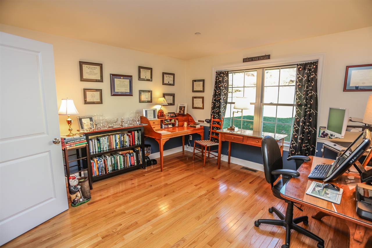 19 Shaker Hill Road Hooksett, NH 03106 - Photo 17 of 40