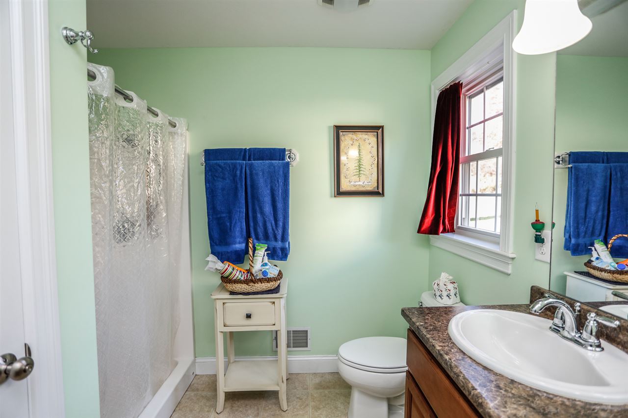 19 Shaker Hill Road Hooksett, NH 03106 - Photo 23 of 40