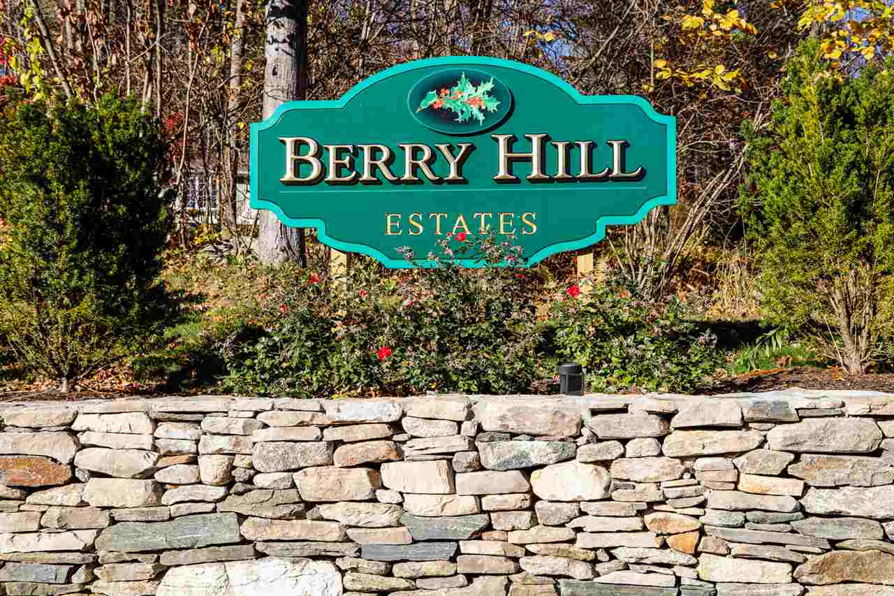 19 Shaker Hill Road Hooksett, NH 03106 - Photo 4 of 40