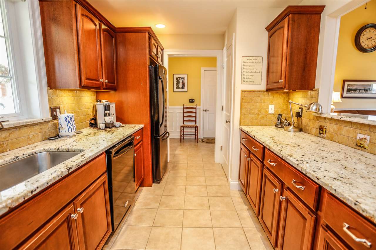 19 Shaker Hill Road Hooksett, NH 03106 - Photo 6 of 40