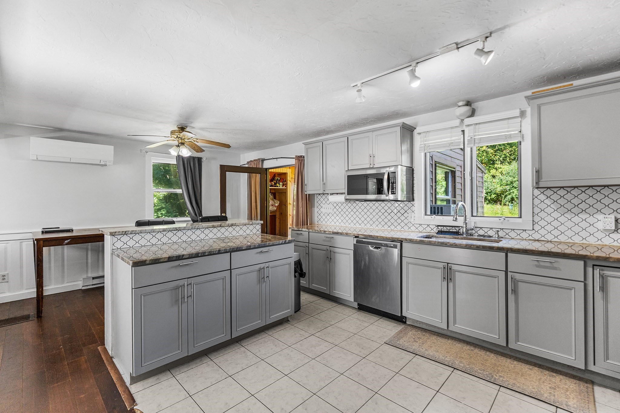 46 Davis Road, Unit B Millbury, MA 01527 - Photo 13 of 42 Gallery Image 13