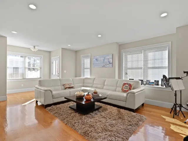 $5,700 | 105-107 North Street, Unit 105, Newton, MA 02460