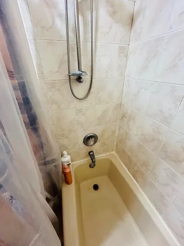 $325,000 | 485 Washington Boulevard, Hoffman Estates, IL 60169