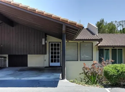 $979,000 | 973 Miramonte Drive, Unit 4, Santa Barbara, CA 93109