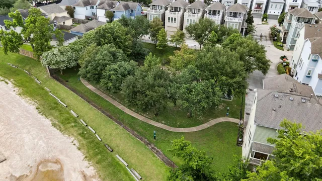 a view of a large white building