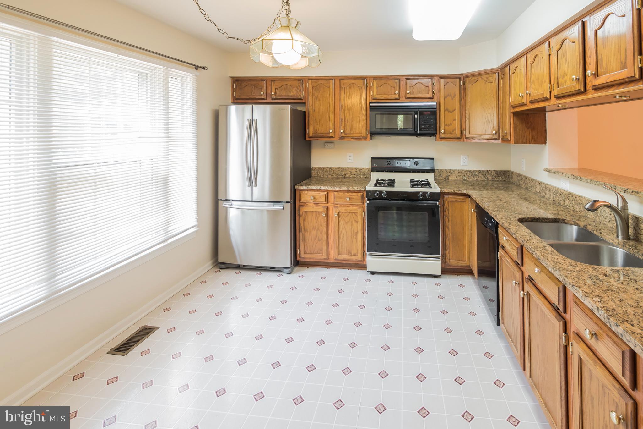6509 Hubbardton Way Springfield, VA 22150 - Photo 4 of 31 Kitchen
