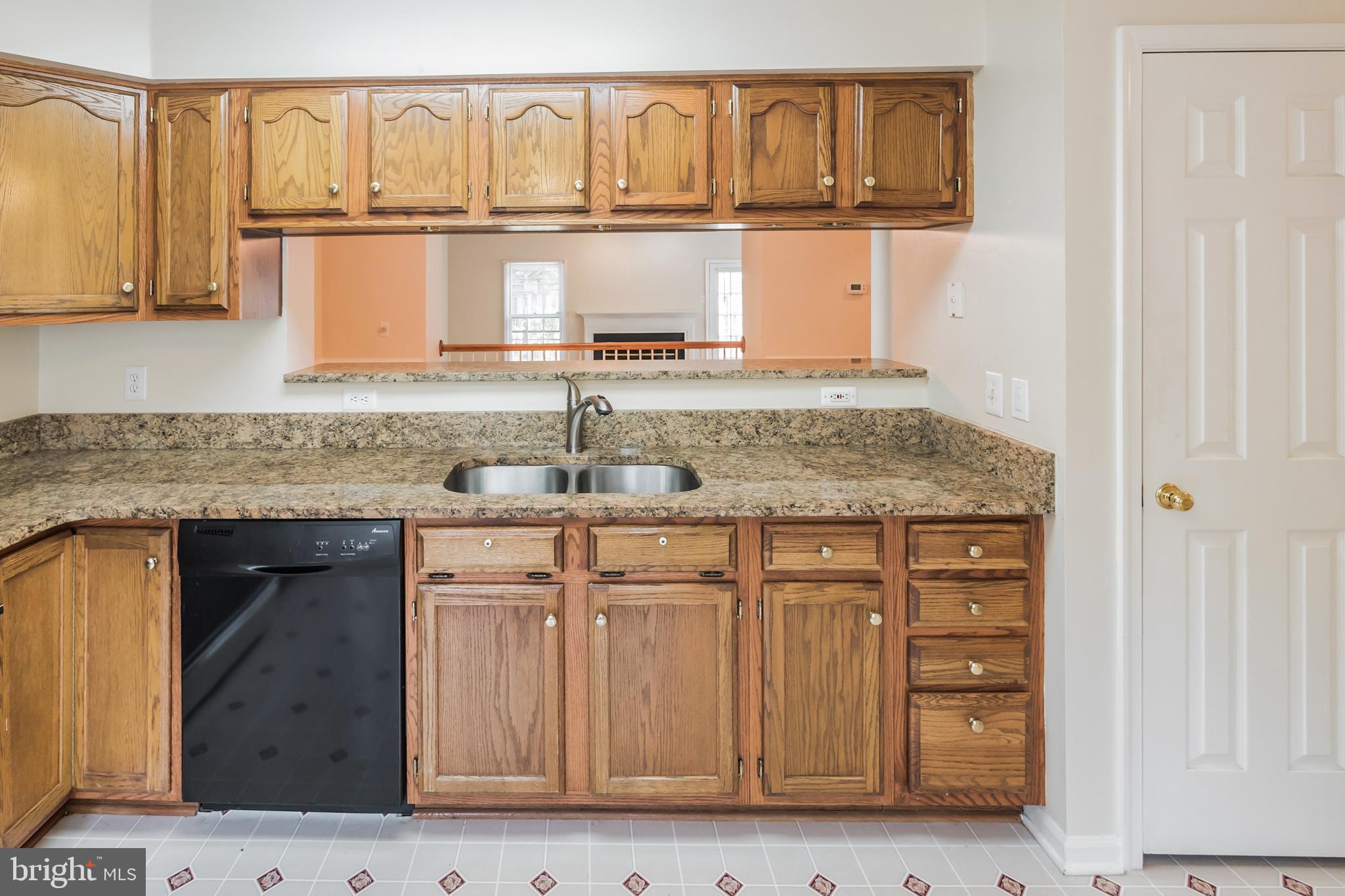 6509 Hubbardton Way Springfield, VA 22150 - Photo 6 of 31 Kitchen