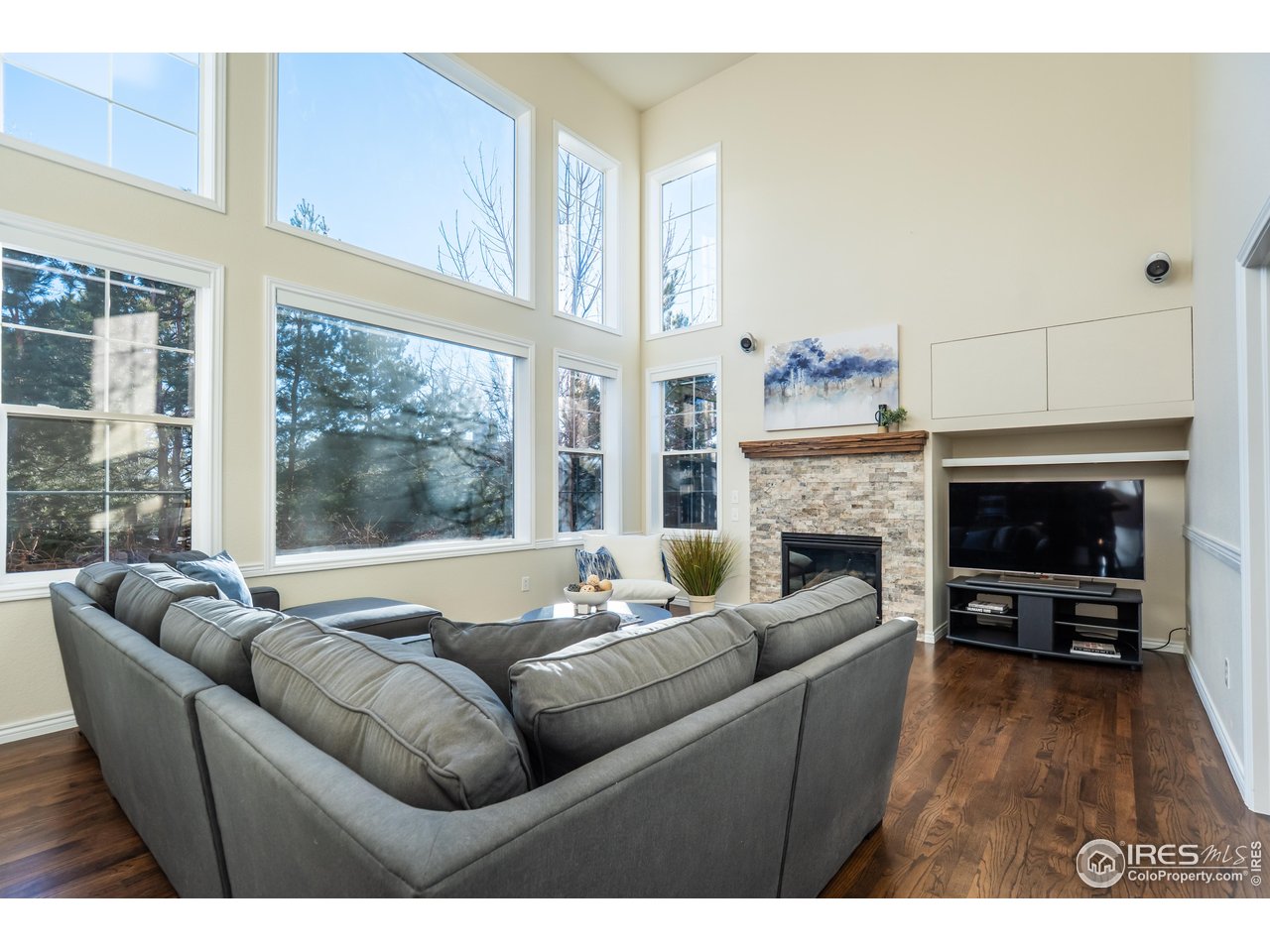 1189 Hawk Ridge Road Lafayette, CO 80026 - Photo 21 of 41 Family room