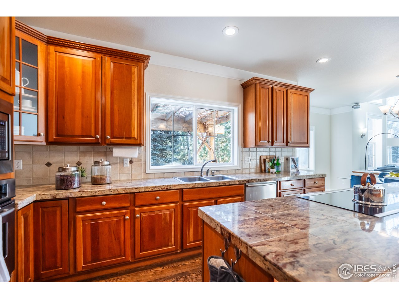 1189 Hawk Ridge Road Lafayette, CO 80026 - Photo 24 of 41 Kitchen