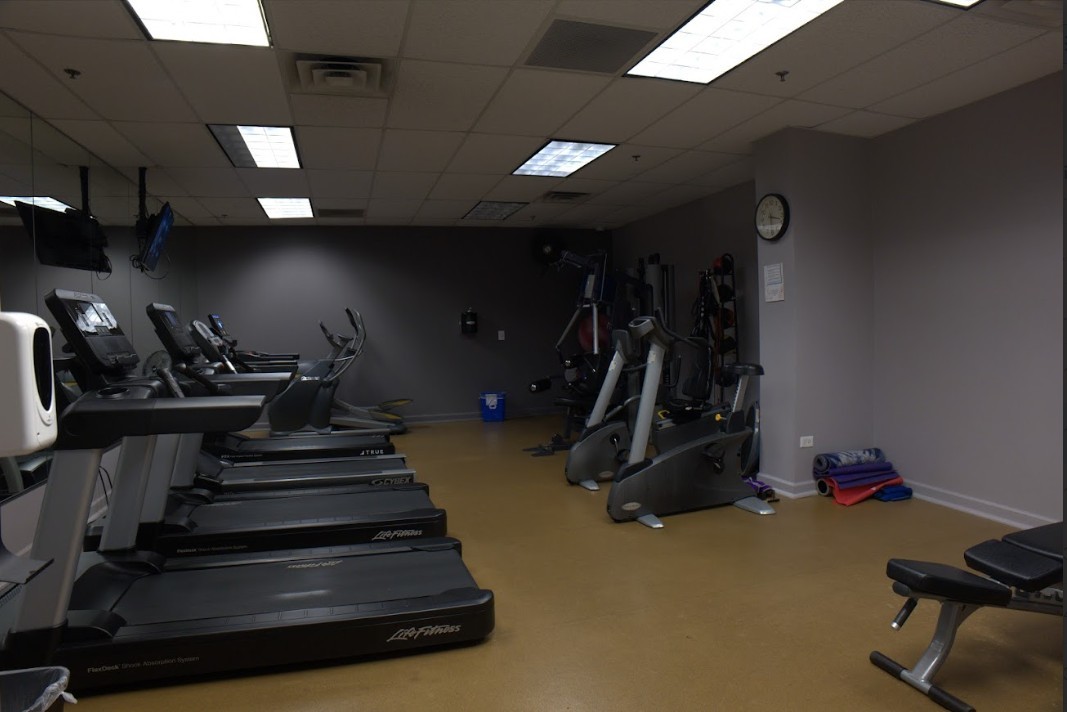41 East 8th Street, Unit 1702 Chicago, IL 60605 - Photo 17 of 20 a view of a room with gym equipment